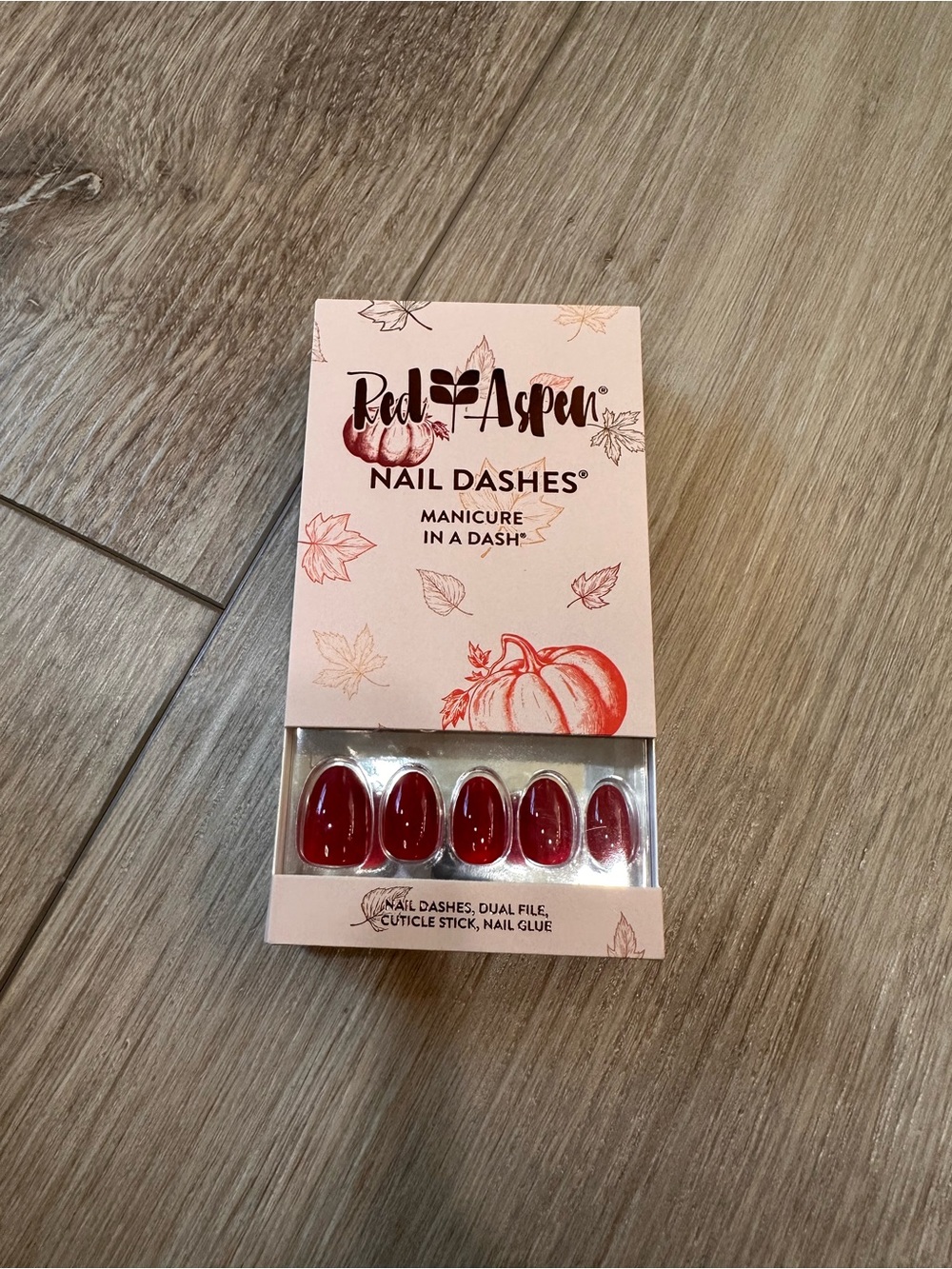 Red Press-On Nail Dashes - Classic Red